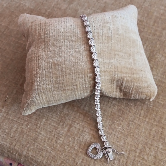 925 Silver Sparkling Tennis Bracelet with Heart Charm - Picture 7 of 10